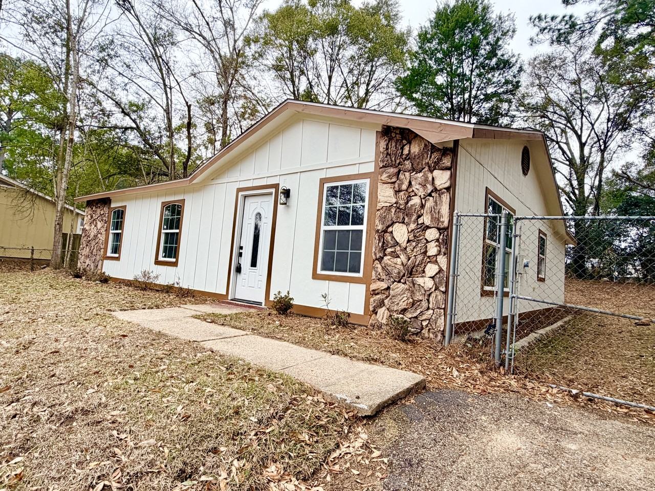 5958 Scottsdale Dr #1 - Photo 3 of 25