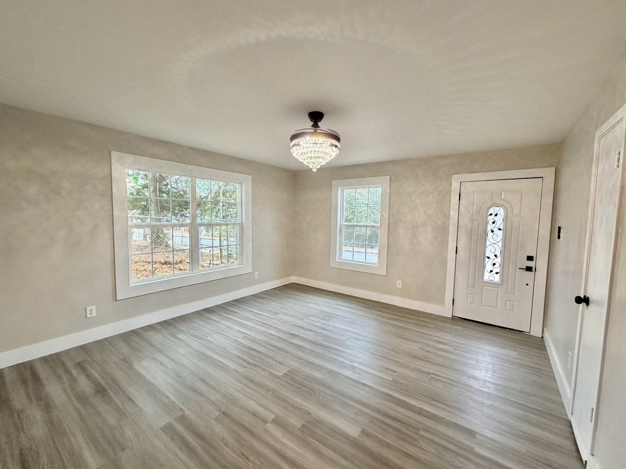 5958 Scottsdale Dr #1 - Photo 7 of 25