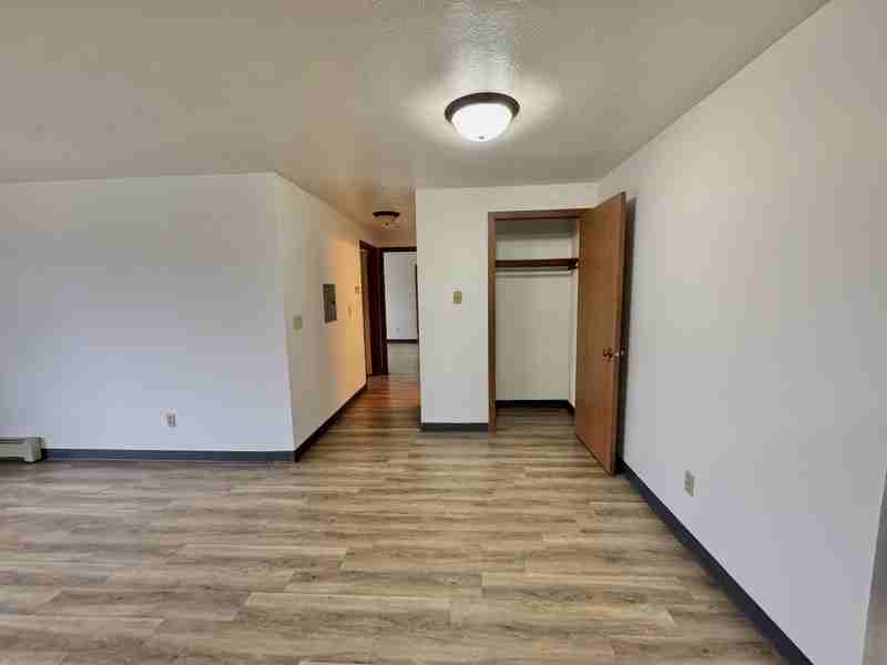 1721 Lenwood Ave #10 - Photo 6 of 13