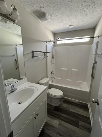 209 Leste Rd #1 - Photo 3 of 6