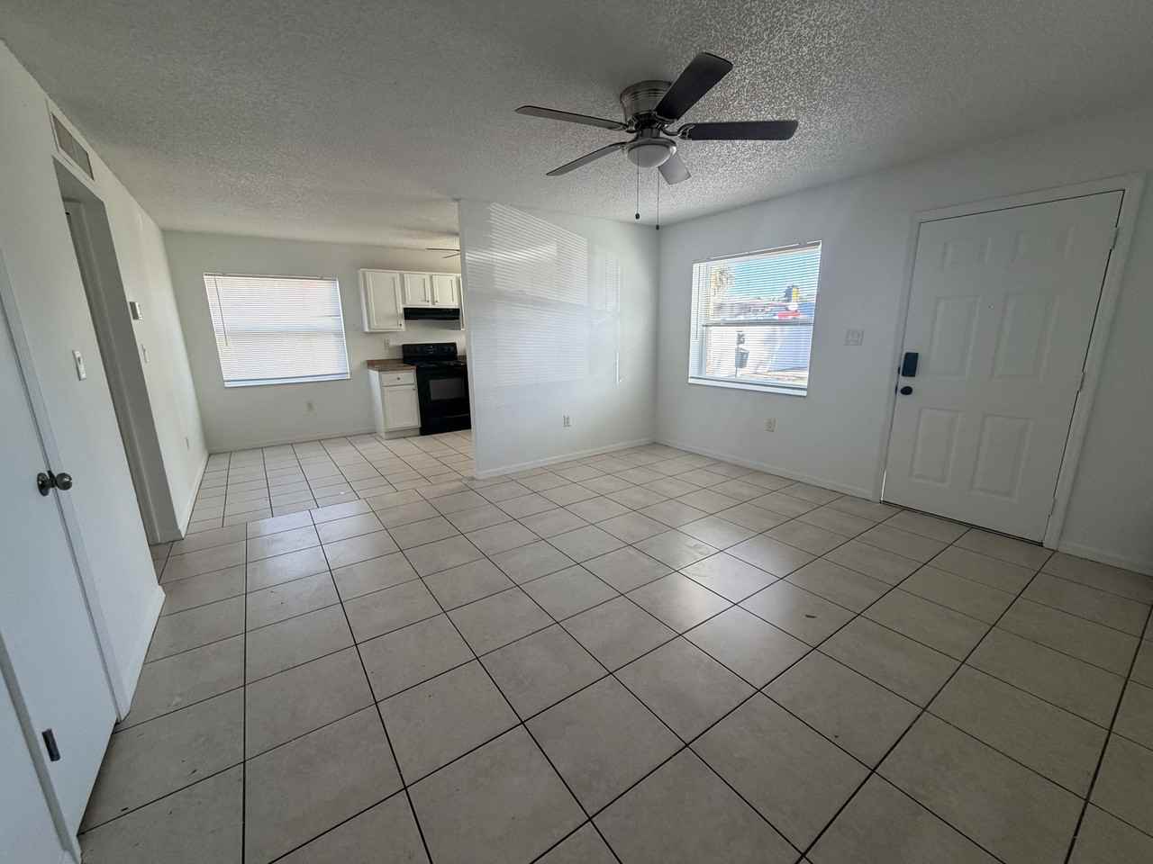 900 N Bay Street12 #12 - Photo 3 of 12