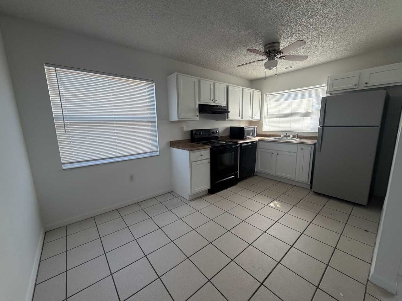 900 N Bay Street12 #12 - Photo 4 of 12