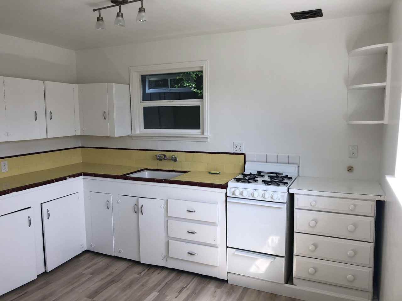 402 Dufour St #402 - Photo 3 of 10