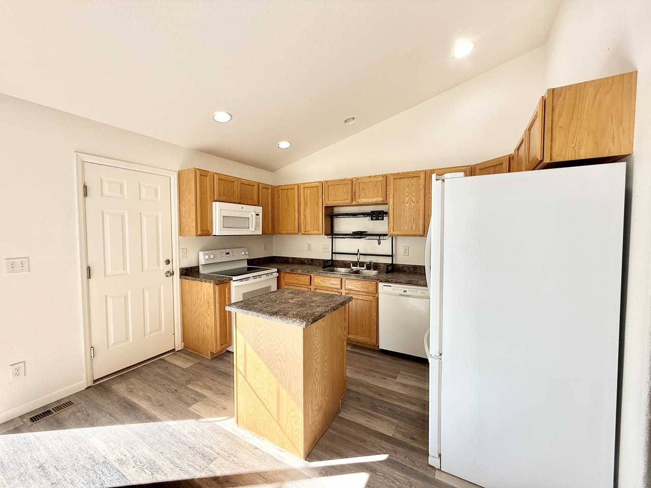 1952 E 11th St #1 - Photo 4 of 20