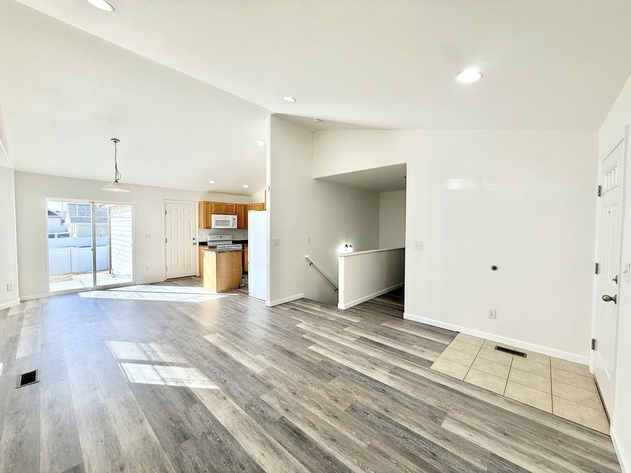 1952 E 11th St #1 - Photo 5 of 20