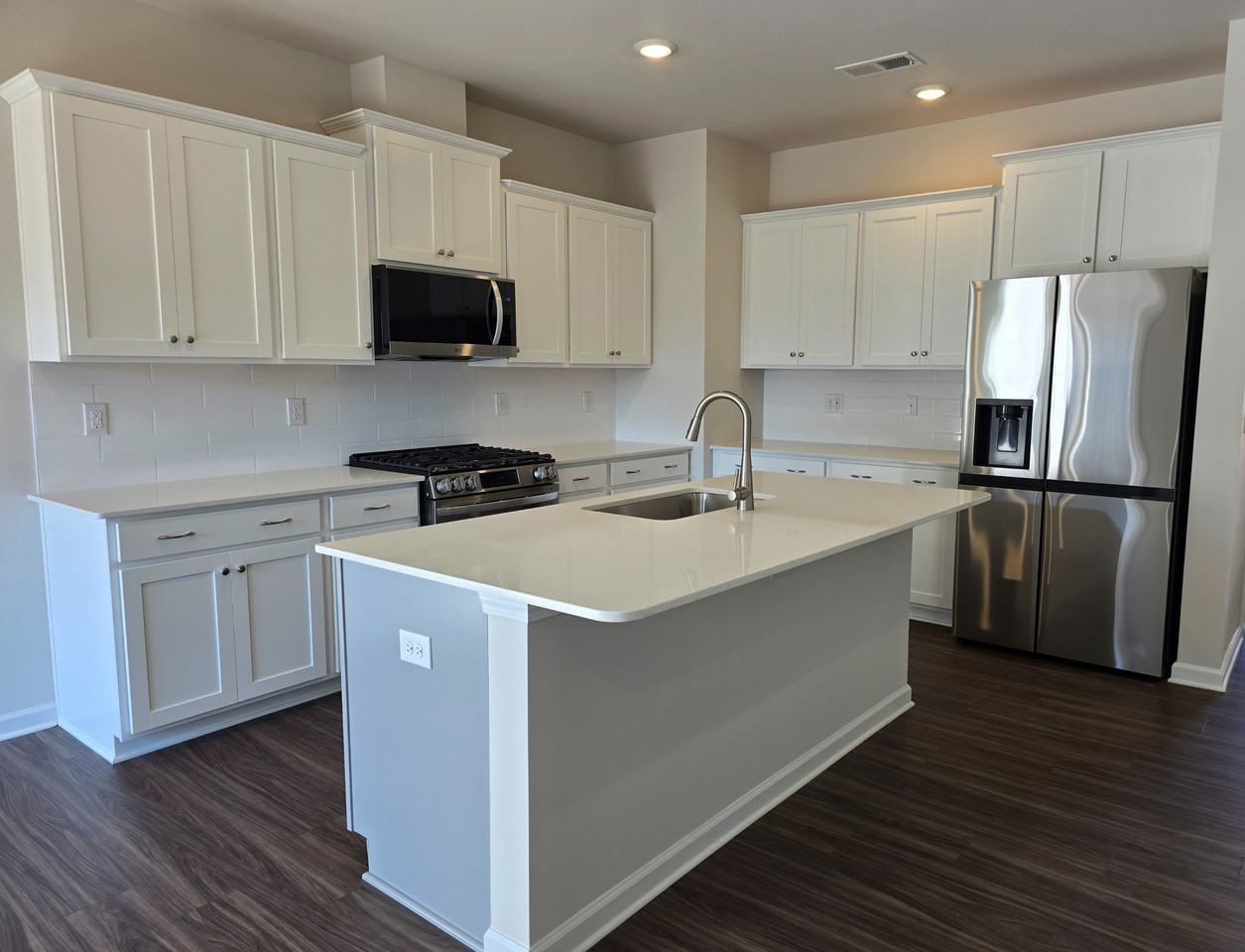 1852 Pheasant Trace Cir #1 - Photo 4 of 23