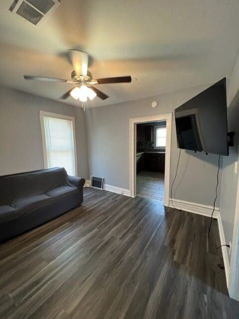 1611 E Fayette St #2RM1 - Photo 3 of 13