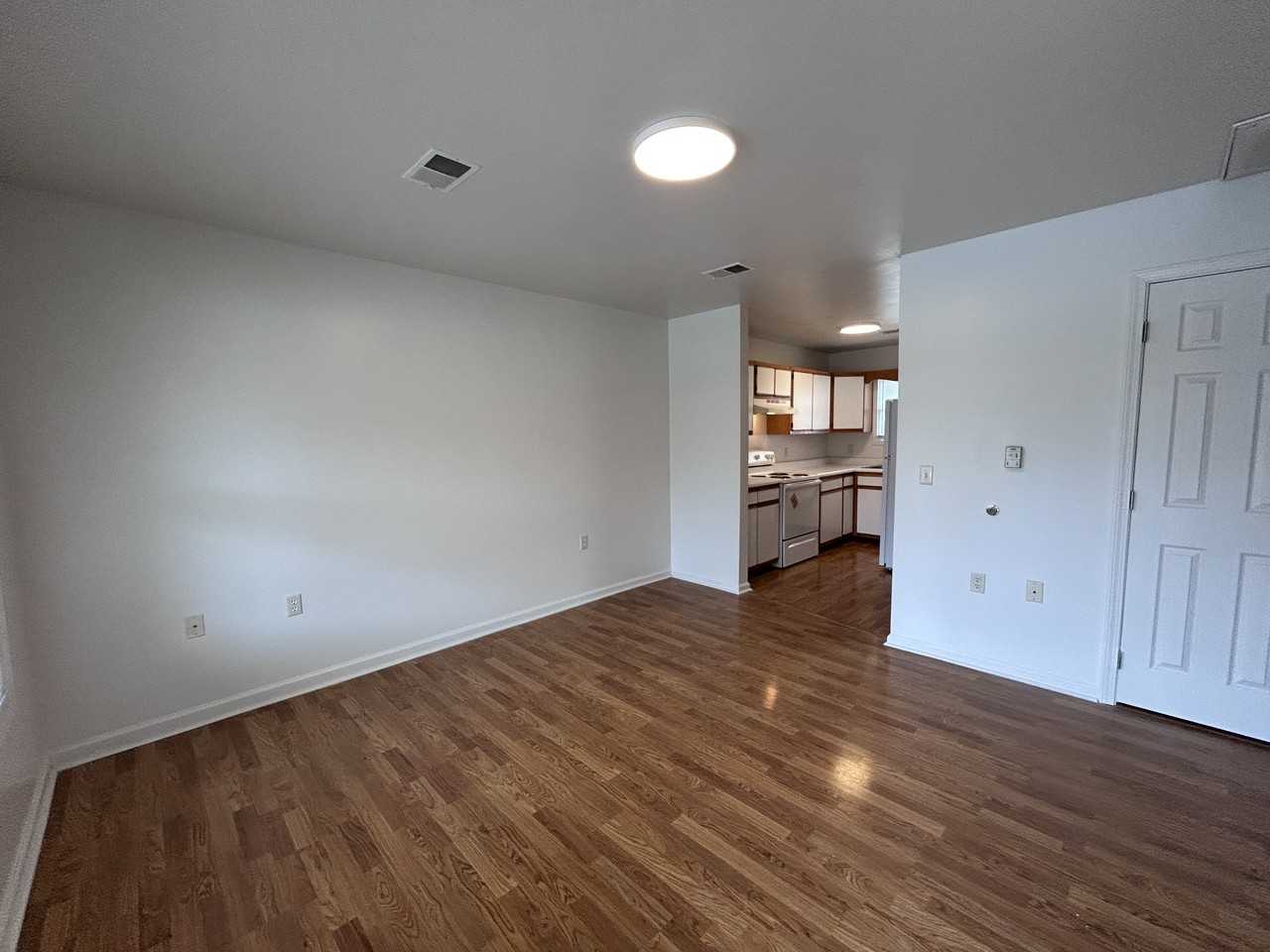 10 Driftwood Cir #1 - Photo 2 of 8