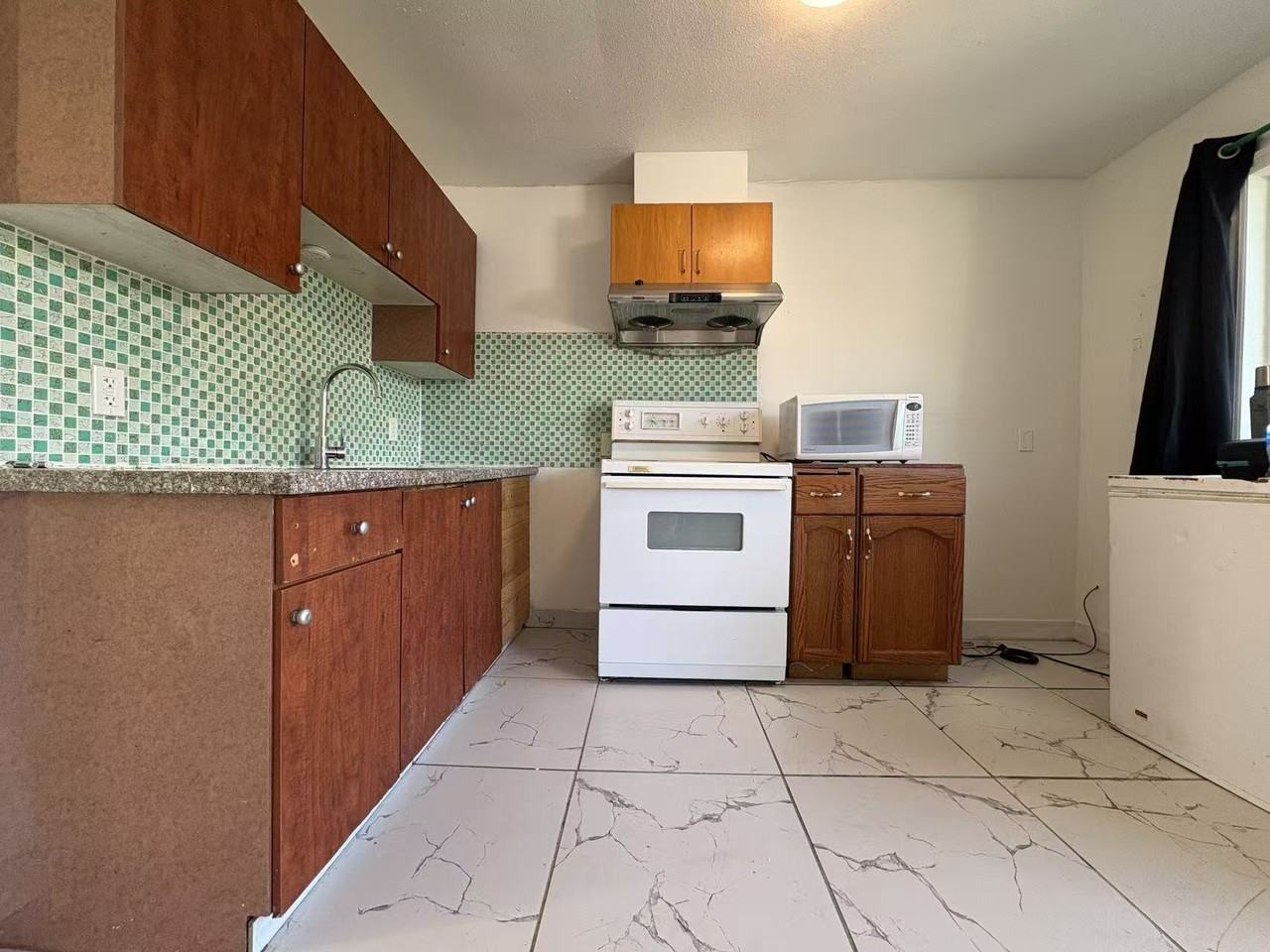 23248 Dewdney Trunk Rd #1 - Photo 6 of 10