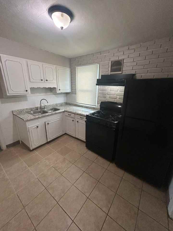 5425 Fletcher St #1 - Photo 2 of 16