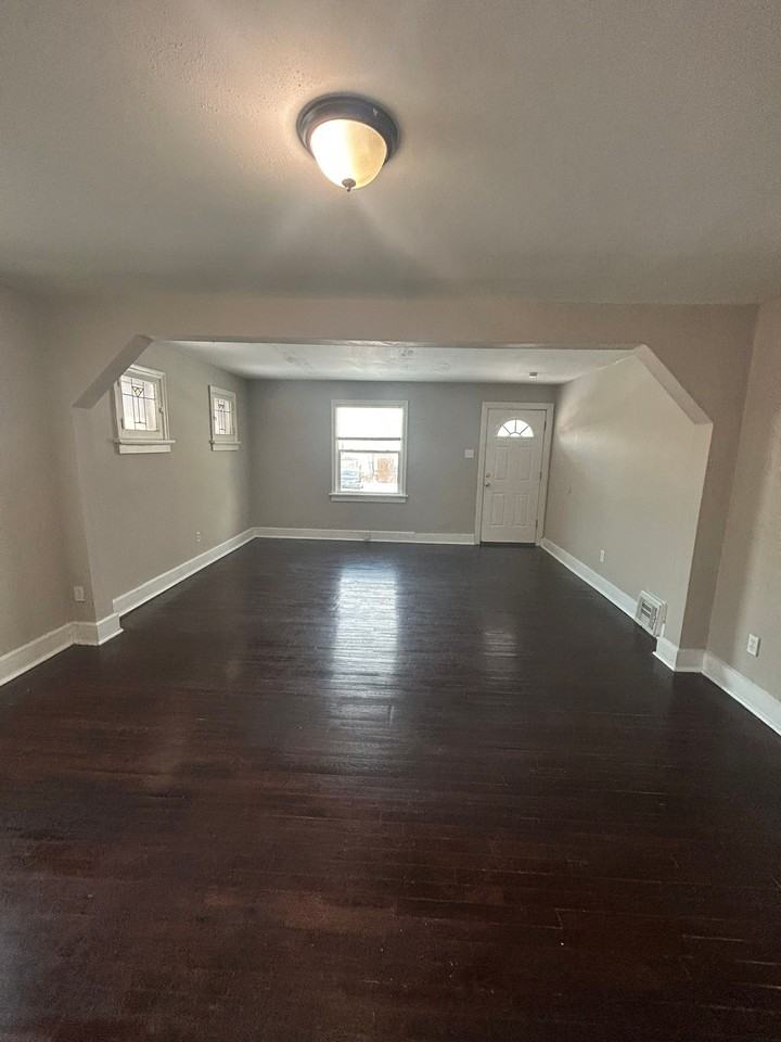 5425 Fletcher St #1 - Photo 3 of 16