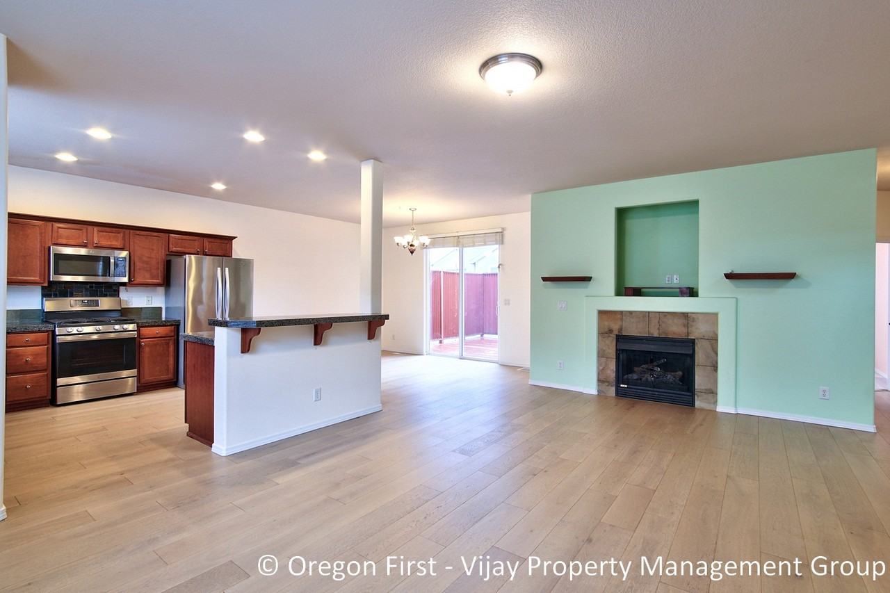 10568 Sw Washington St #1 - Photo 3 of 33