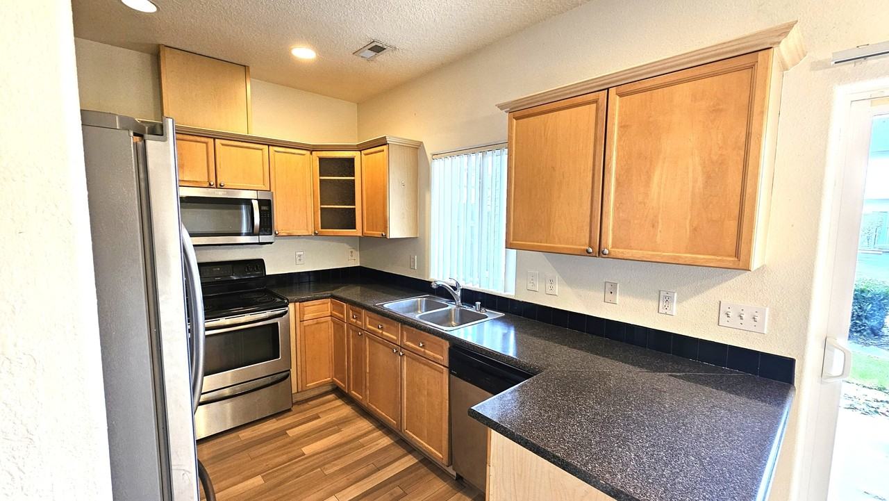 5264 Northeast 121st AvenueUnit G43 #1 - Photo 4 of 16