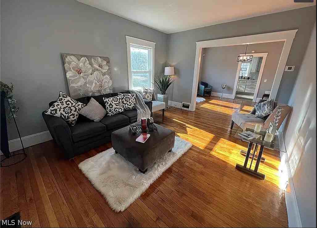 1346 W 112th St #2 - Photo 7 of 10