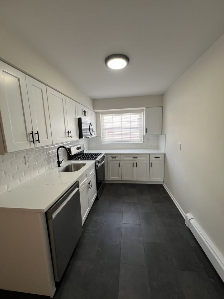 76 Hunt Avenue1A #1AHUN - Photo 2 of 12