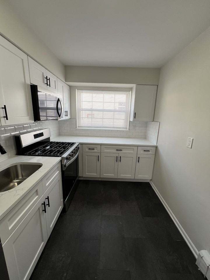 76 Hunt Avenue1A #1AHUN - Photo 3 of 12