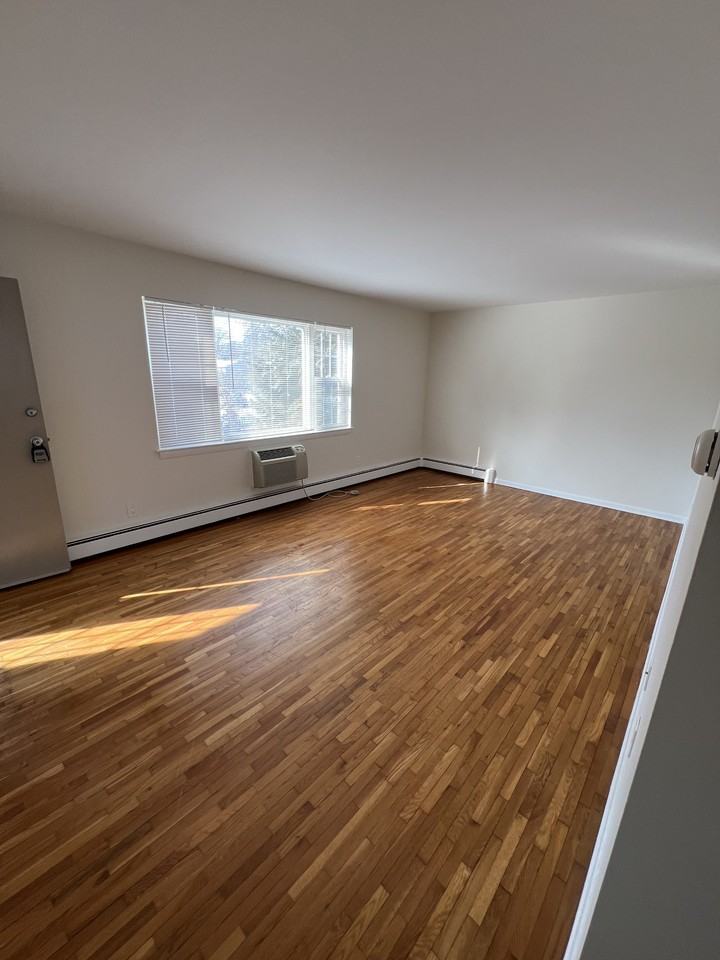 76 Hunt Avenue1A #1AHUN - Photo 4 of 12