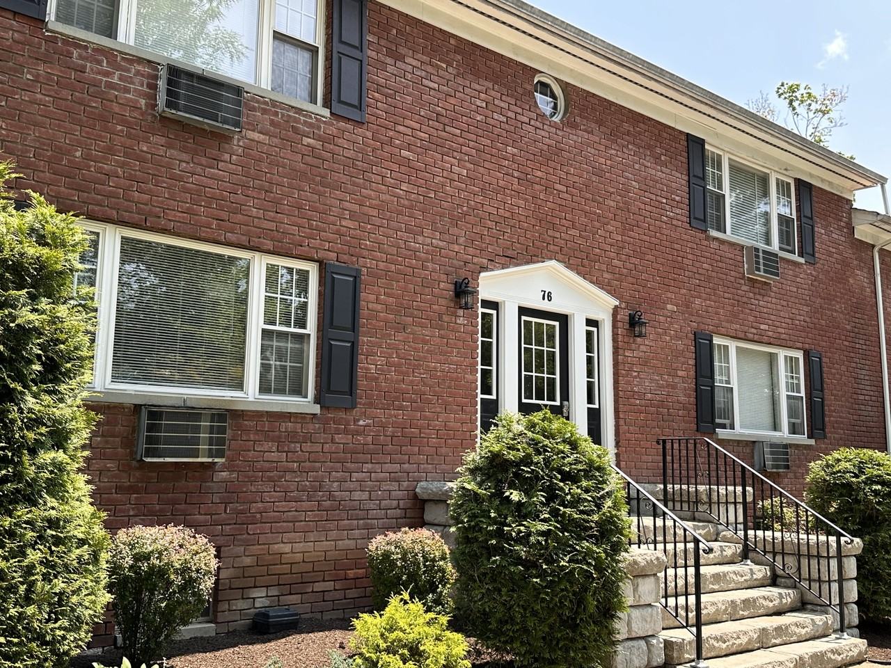 76 Hunt Avenue1A #1AHUN - Photo 6 of 12