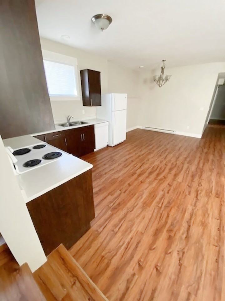 9113 B- 9113 101 Avenue - Photo 2 of 12