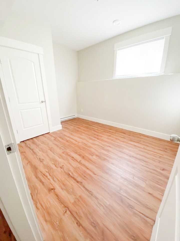 9113 B- 9113 101 Avenue - Photo 5 of 12