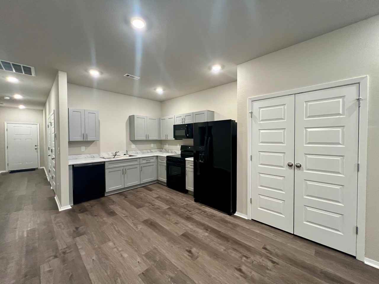 3412 Sw Adoration St #1 - Photo 4 of 16