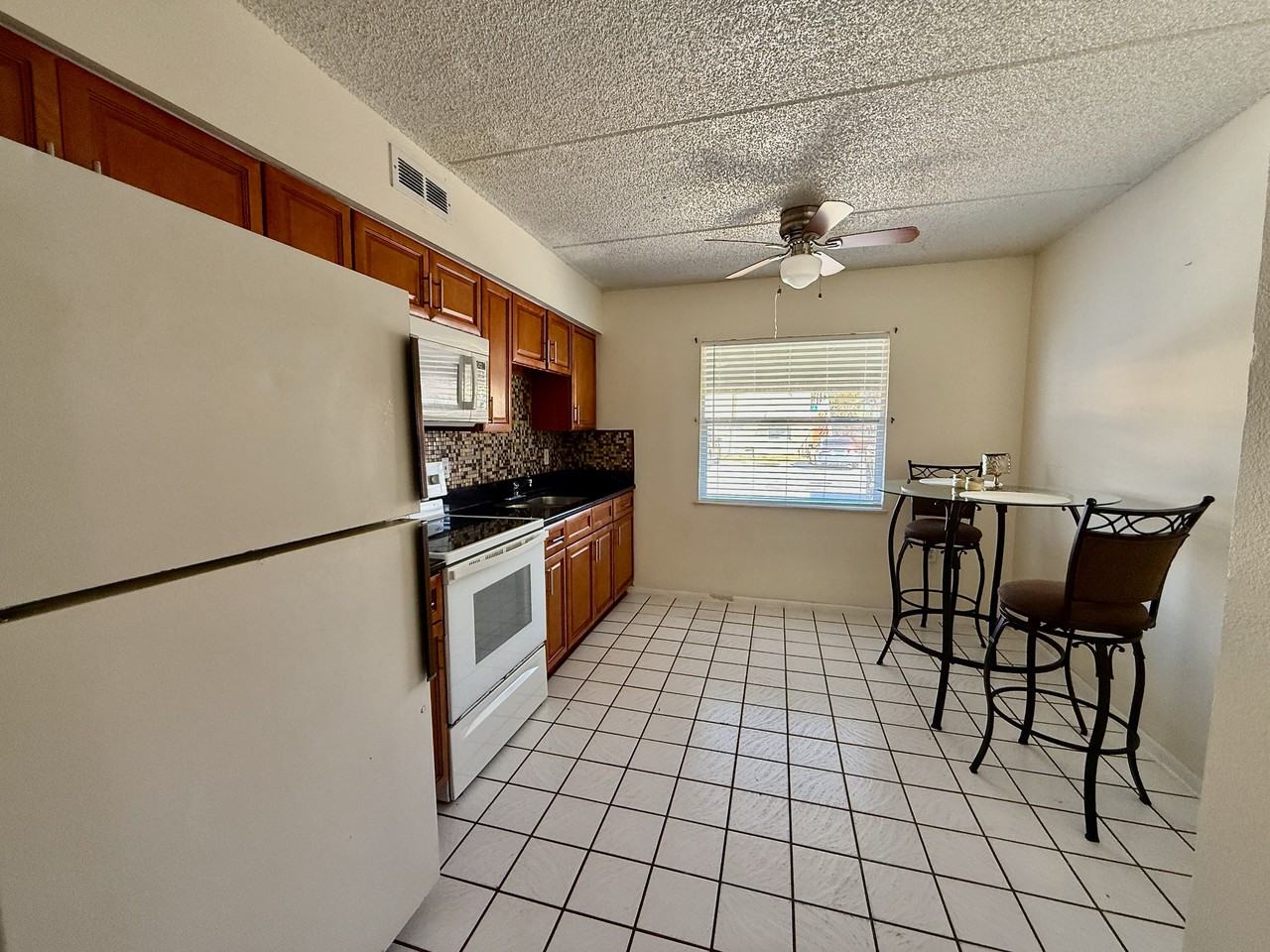 698 Michigan Ct #1 - Photo 4 of 17