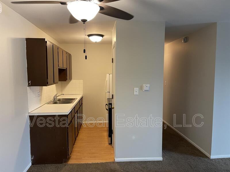 233 Robinhood Ln #10 - Photo 2 of 14