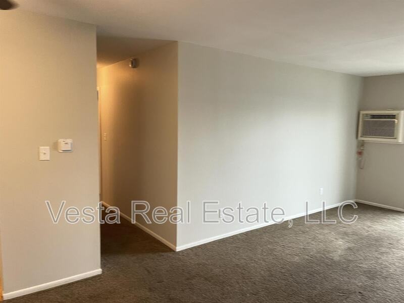 233 Robinhood Ln #10 - Photo 5 of 14