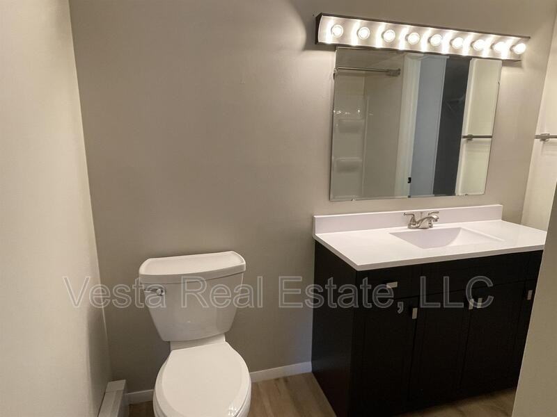 233 Robinhood Ln #10 - Photo 7 of 14