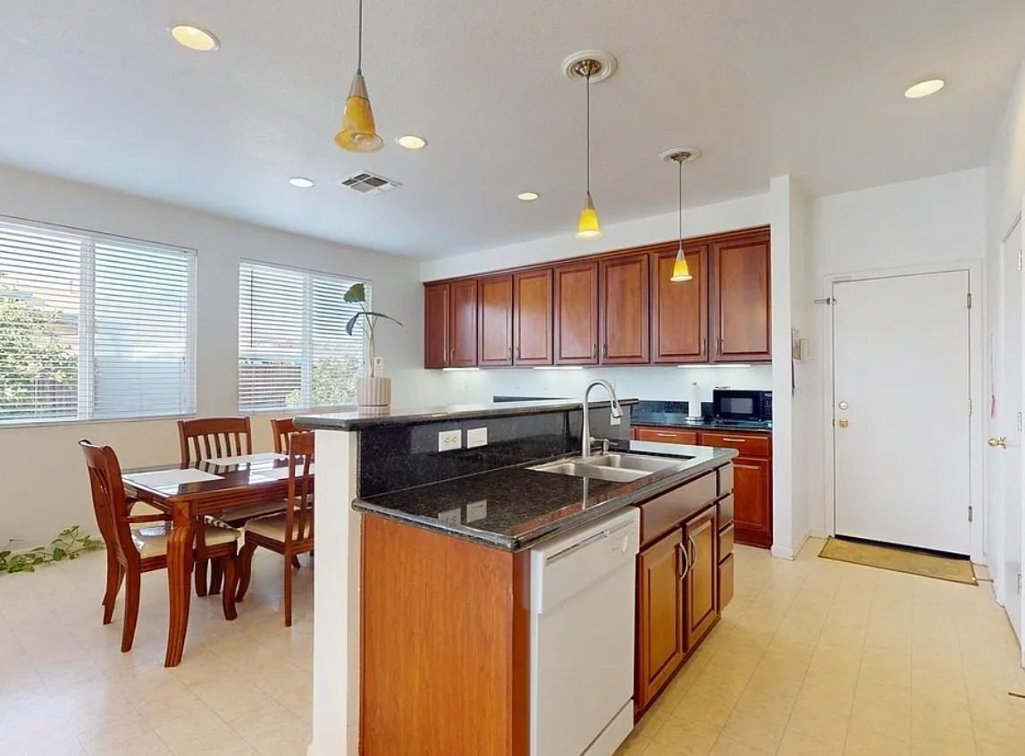 1720 Hicks Ave #1 - Photo 4 of 10