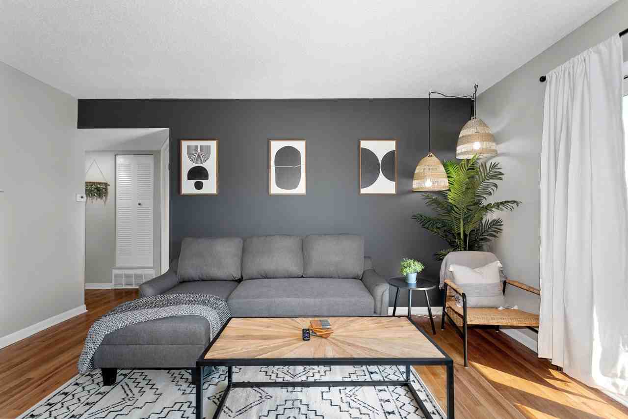 516 Splitlog Ave #9 - Photo 4 of 22