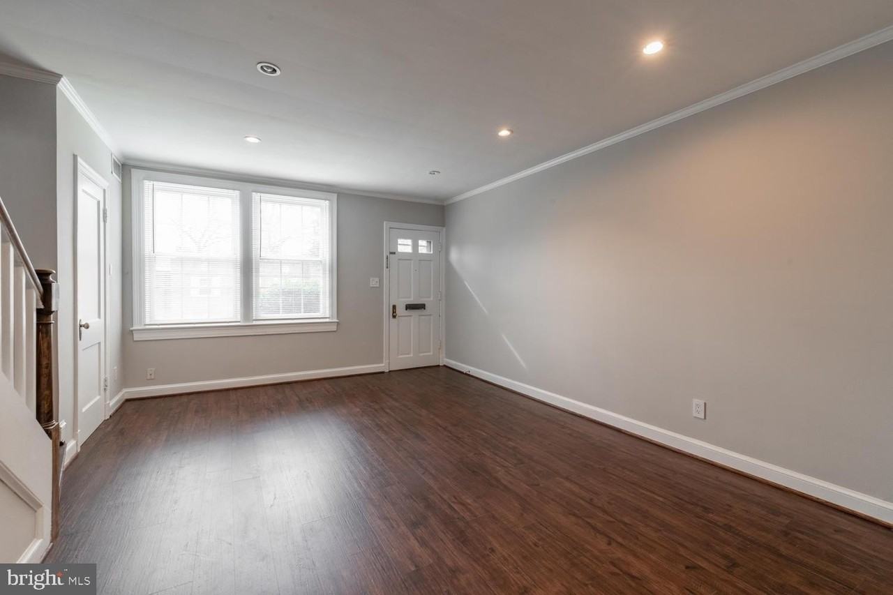 1401 S Barton St Unit 219 #219 - Photo 3 of 28