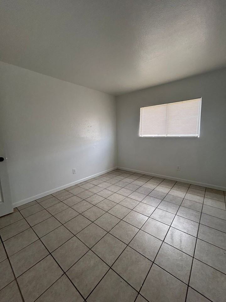 Geronimo2925-2941 - Photo 3 of 14