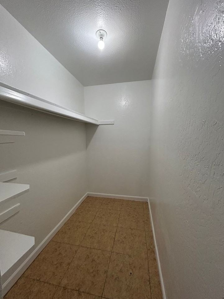 Geronimo2925-2941 - Photo 5 of 14