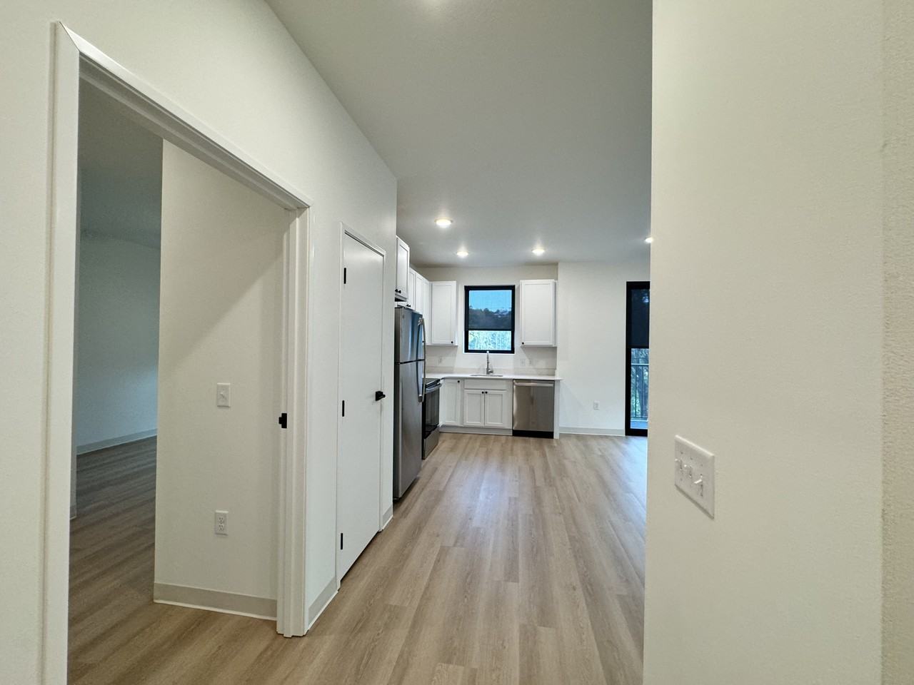 Palisades - 1032340 River Road #103 - Photo 2 of 19
