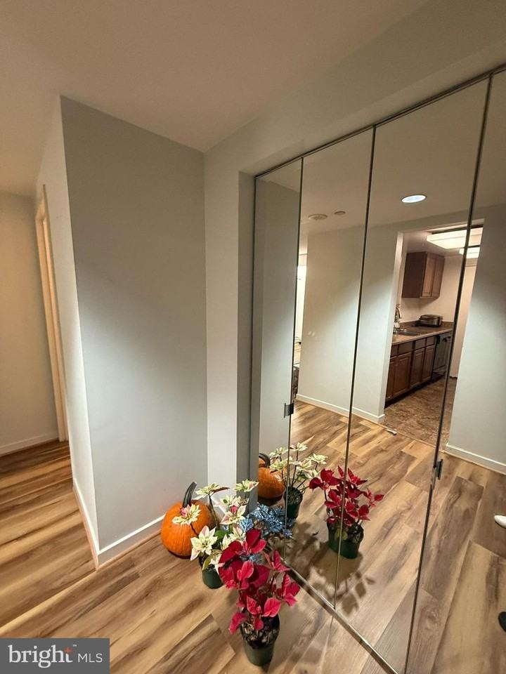 1530 Key Blvd Apt 221 #221 - Photo 3 of 19