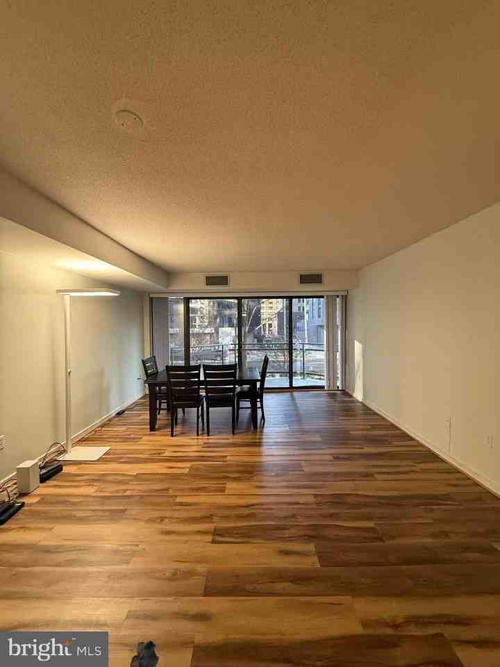 1530 Key Blvd Apt 221 #221 - Photo 6 of 19