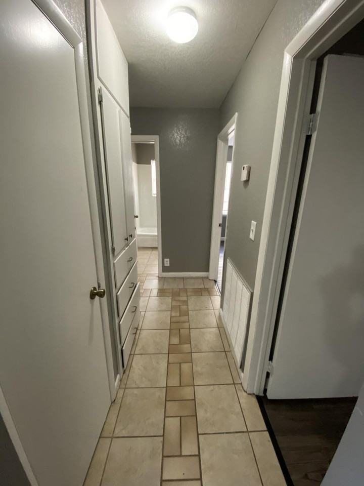 3332 Sw 42nd St #1 - Photo 7 of 9