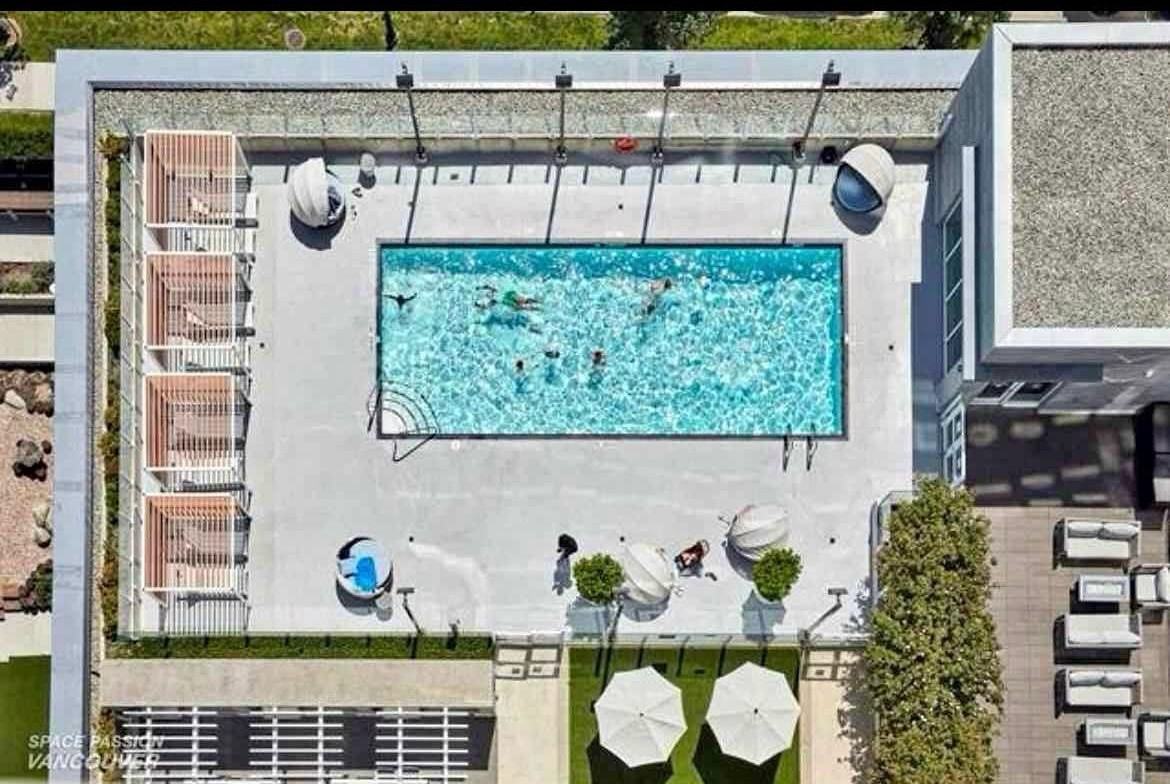 657 Whiting Way #2703