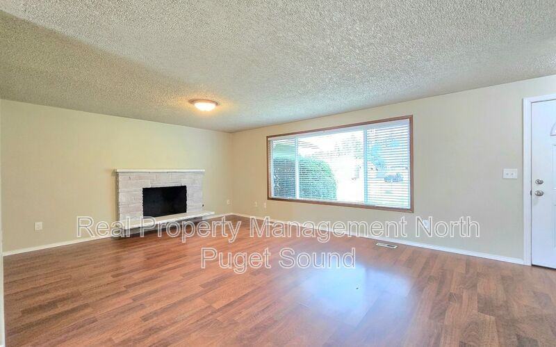 8432 45th Dr Ne - Photo 2 of 25