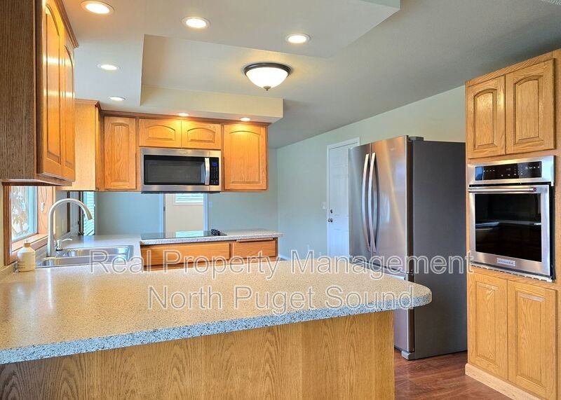 8432 45th Dr Ne - Photo 6 of 25