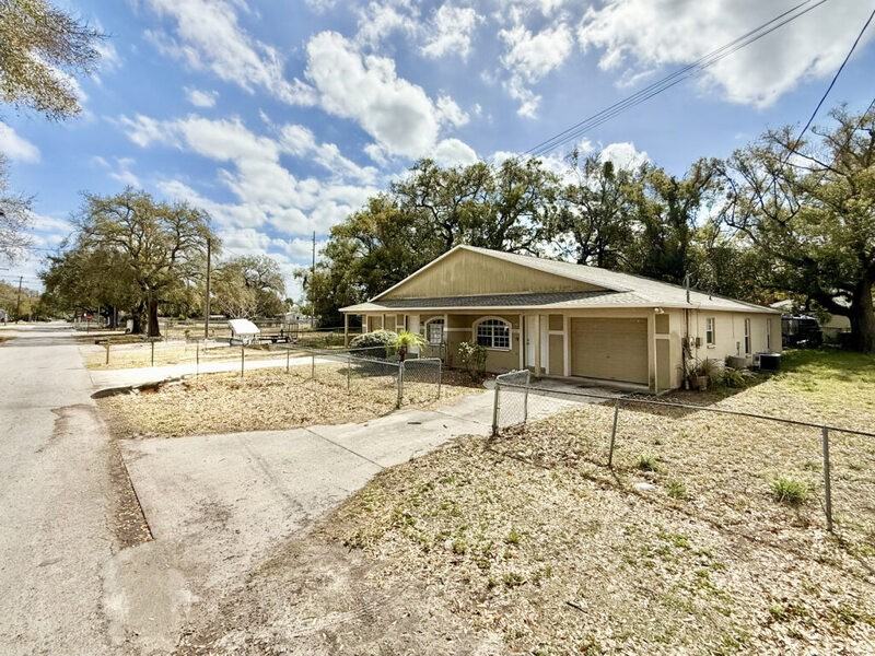 2625 E 32nd Ave - Photo 4 of 50