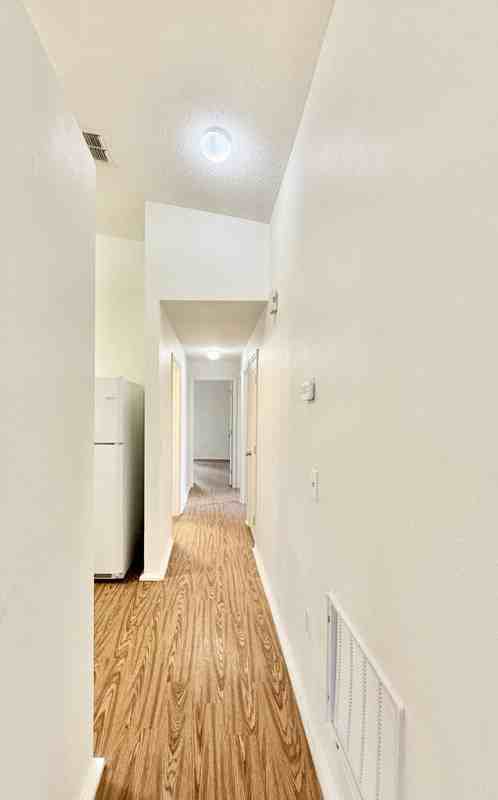 2625 E 32nd Ave - Photo 6 of 50