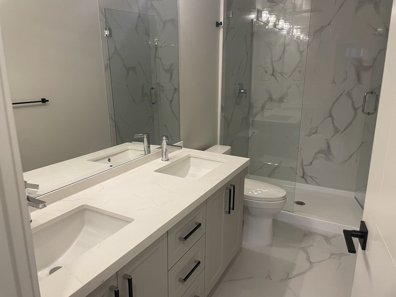 12201 233 St #516 - Photo 5 of 18