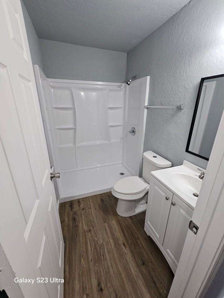 908 Nw 20th St #1 - Photo 2 of 34