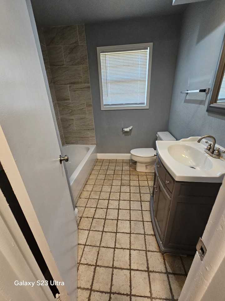 4505 Northwest 45th Street #1 - Photo 5 of 20