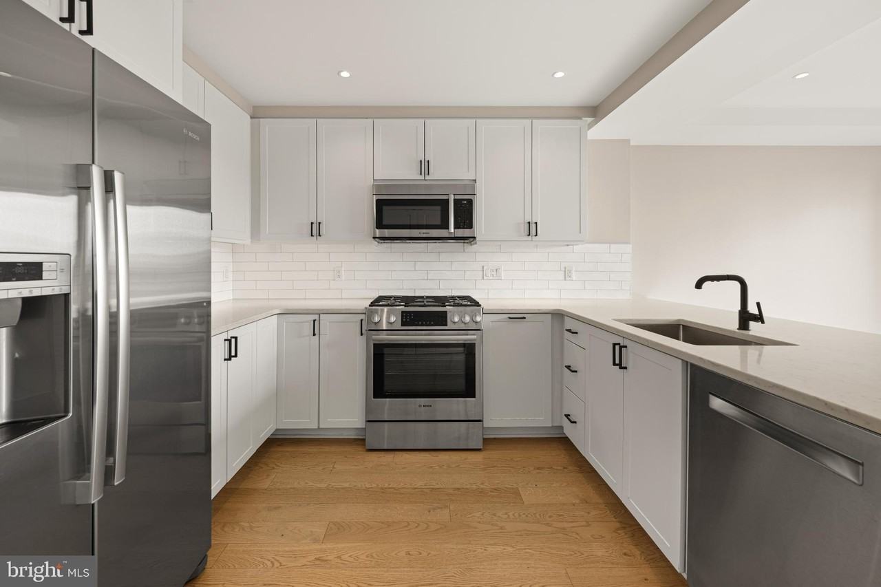 925 N Fairfax St Apt 507 #507 - Photo 3 of 42