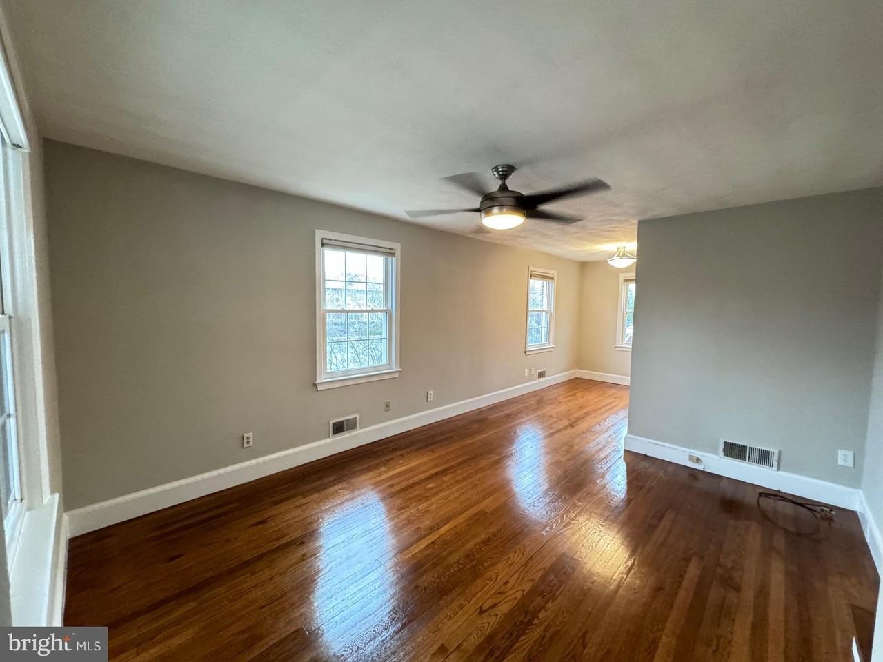 1600 Princess St - Photo 3 of 17