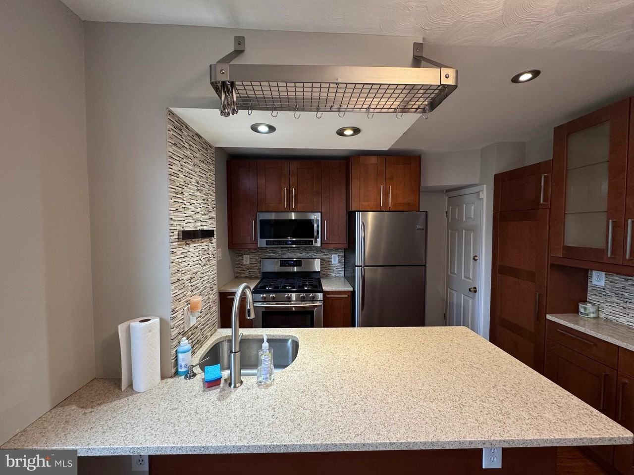 1600 Princess St - Photo 5 of 17