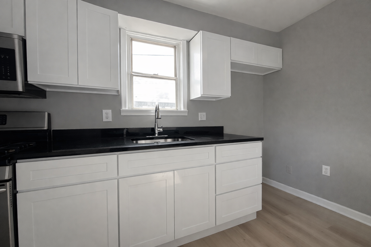 1725 Malvern St - Photo 7 of 17